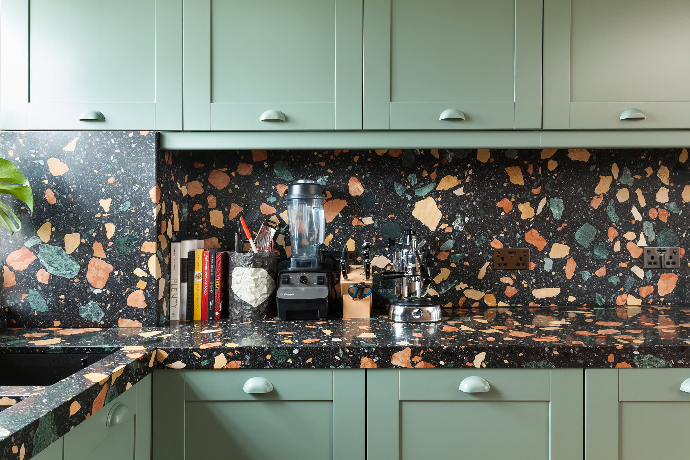 Dzek Marmoreal Black London kitchen©Angus Mill 2 2400