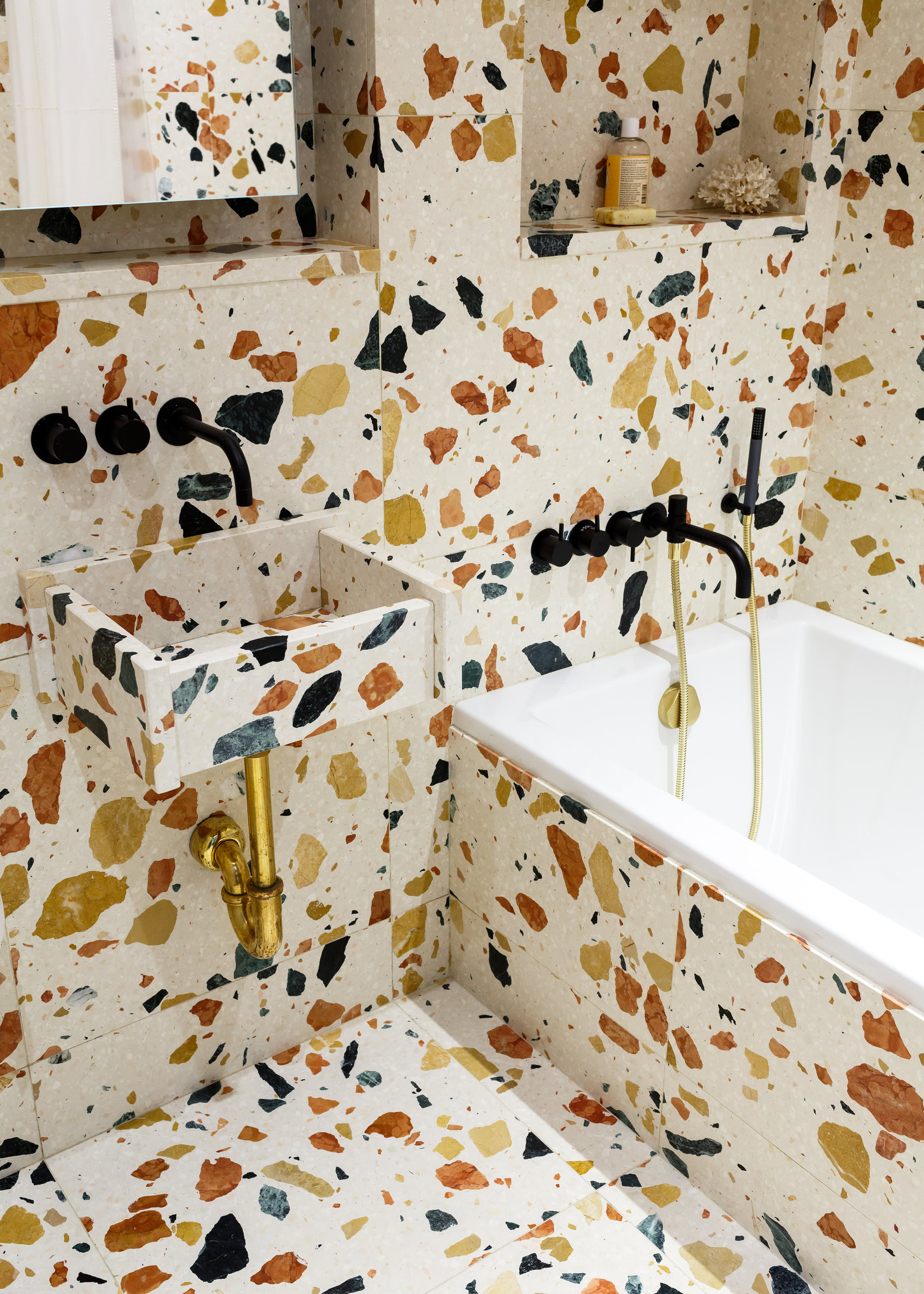 Dzek-Marmoreal-NYC-BathroomA-15-web 2.0